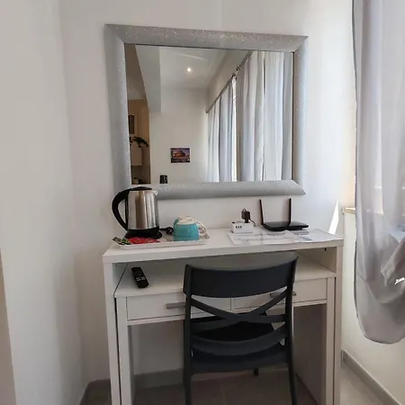 Apartamento Emam Al Centro 150mt Dal Mare E La Metro A2 Passi *