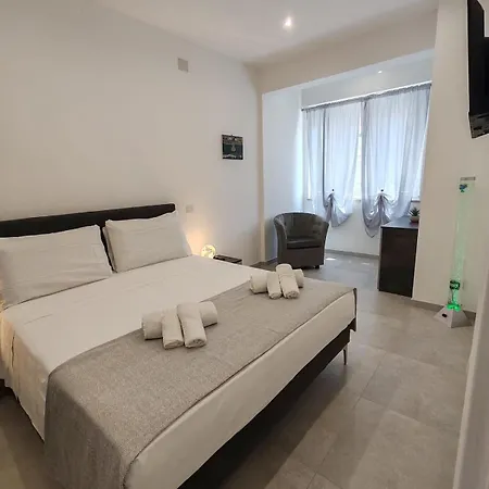 Emam Al Centro 150mt Dal Mare E La Metro A2 Passi Apartamento *