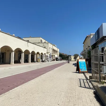 Emam Al Centro 150mt Dal Mare E La Metro A2 Passi Apartamento